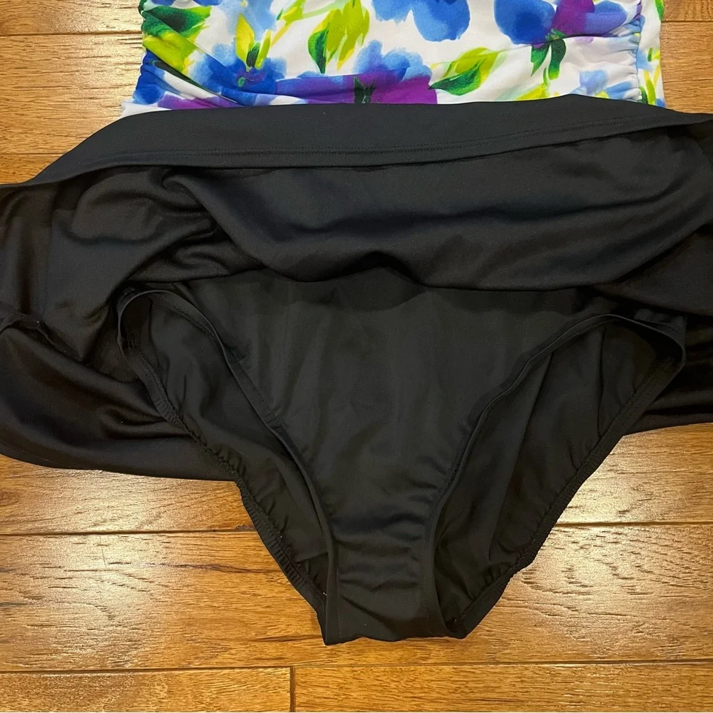 Suddenly Slim By Catalina  One Piece Tropical Floral Skirted Swimsuit Size M